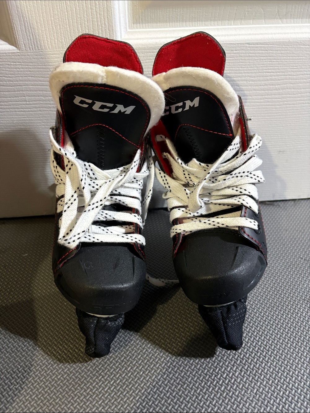 CCM kids Black, White & Red Hockey Skates skate size 10